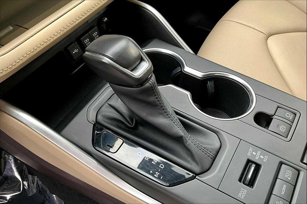 used 2021 Toyota Highlander car, priced at $32,500