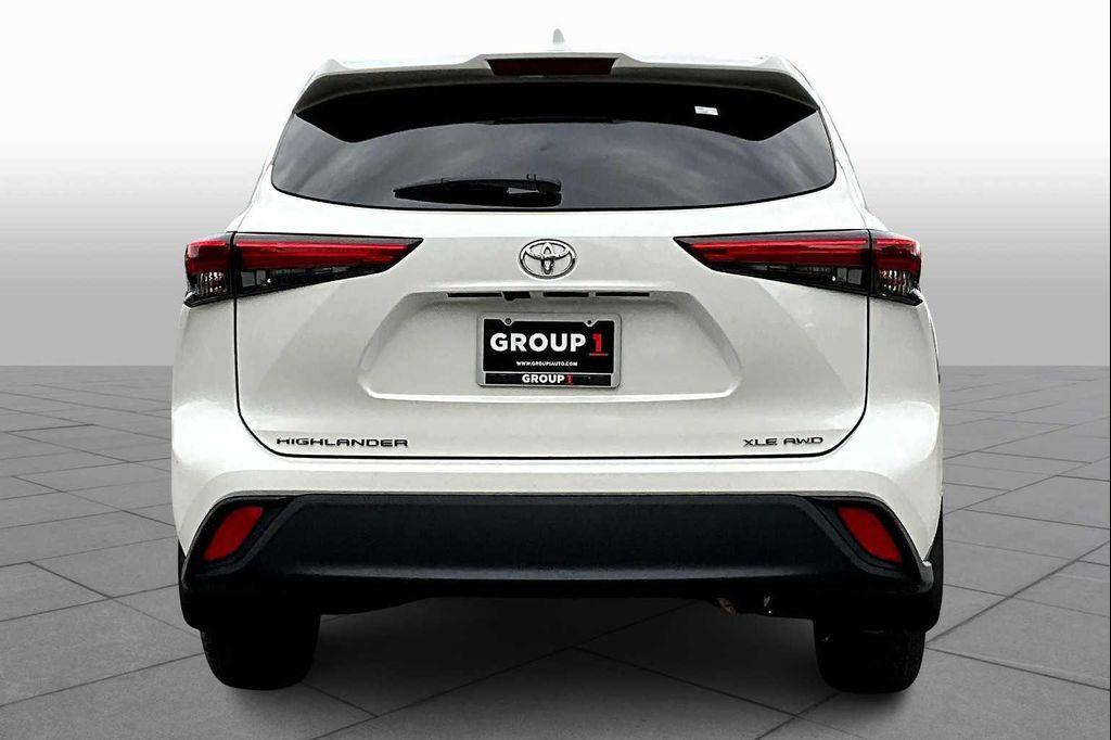 used 2021 Toyota Highlander car, priced at $32,500