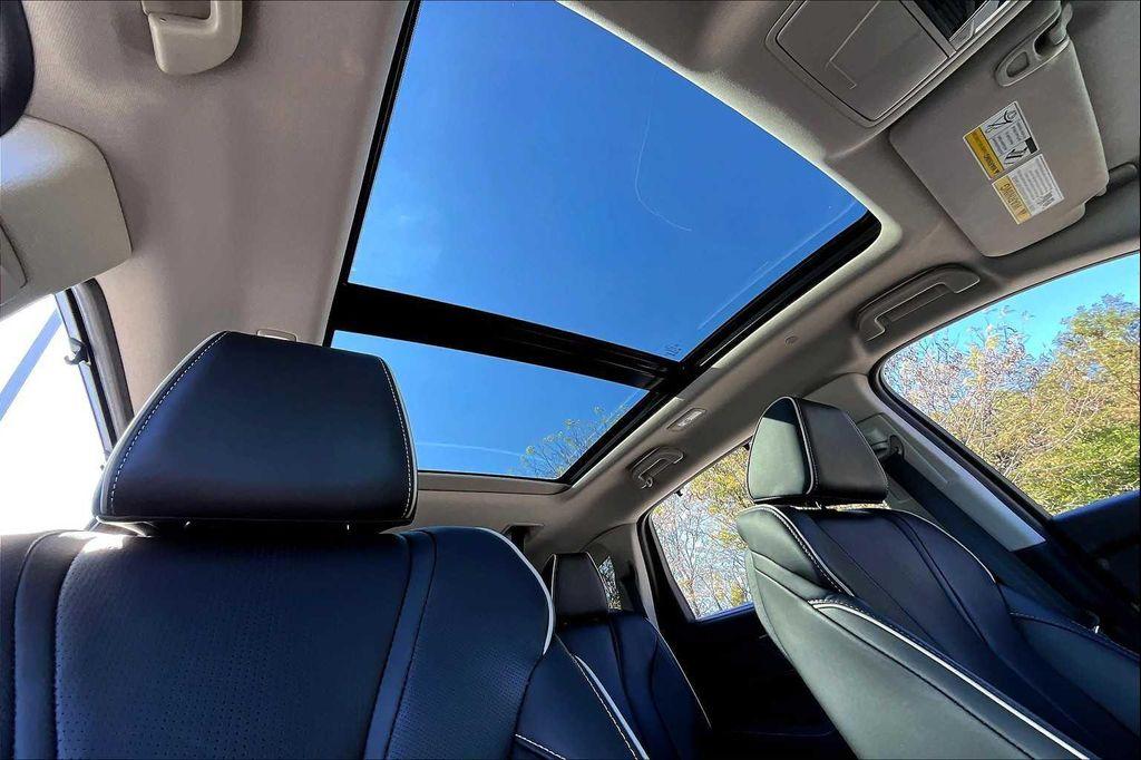 used 2023 Acura MDX car, priced at $39,000