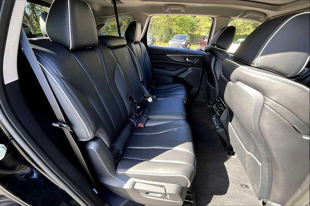 used 2023 Acura MDX car, priced at $39,000