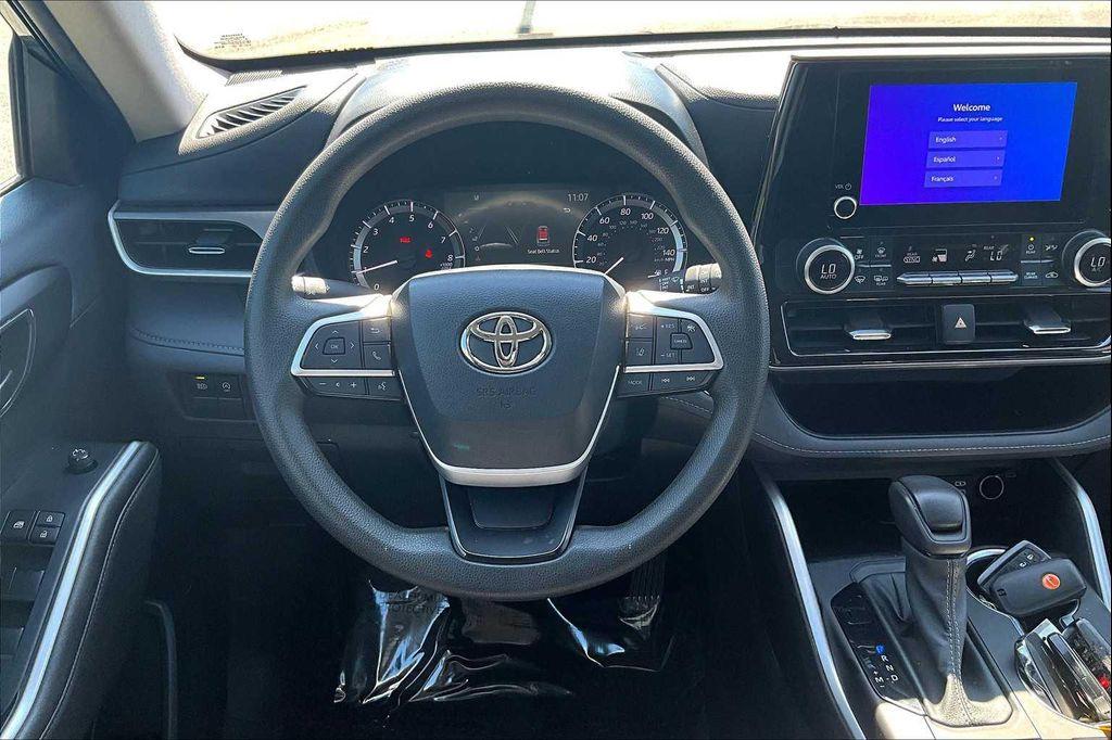 used 2023 Toyota Highlander car, priced at $33,500