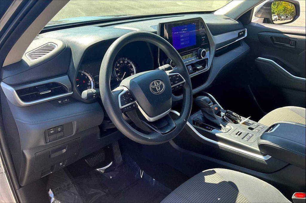 used 2023 Toyota Highlander car, priced at $33,500