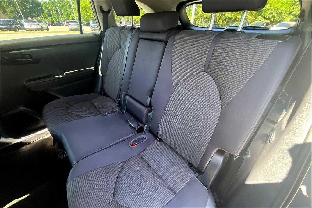 used 2023 Toyota Highlander car, priced at $33,500