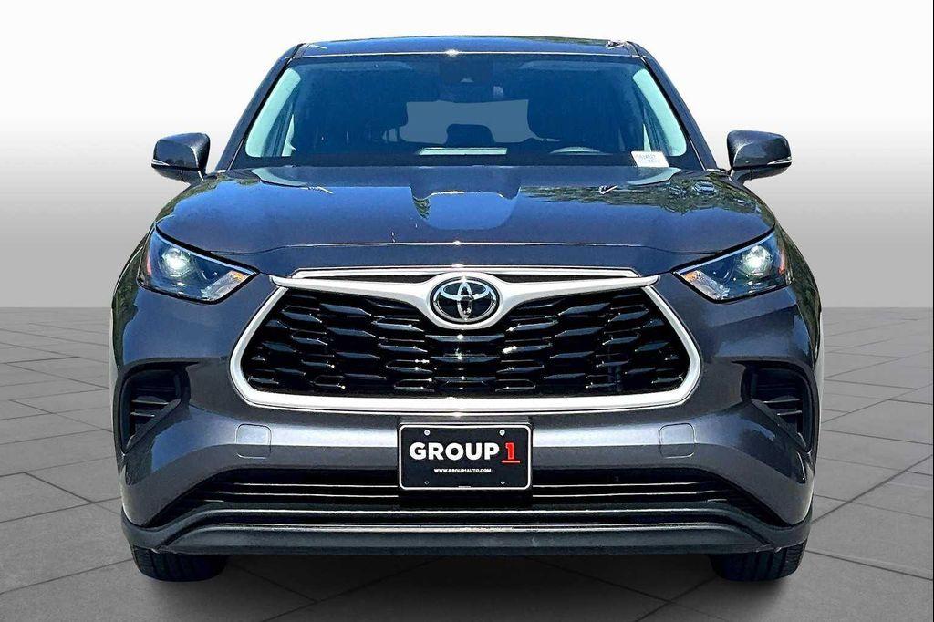 used 2023 Toyota Highlander car, priced at $33,500