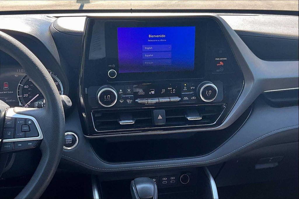 used 2023 Toyota Highlander car, priced at $33,500