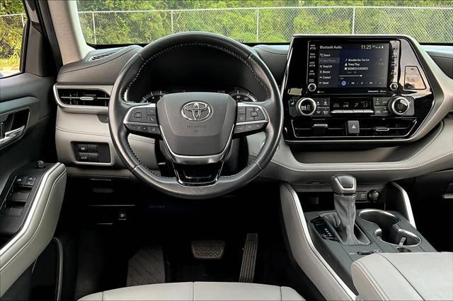 used 2021 Toyota Highlander car, priced at $31,500