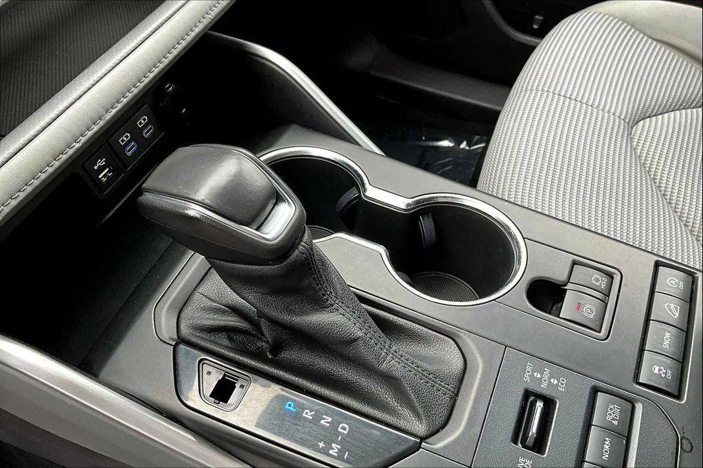 used 2022 Toyota Highlander car, priced at $28,000