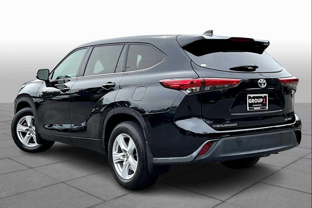 used 2022 Toyota Highlander car, priced at $28,000