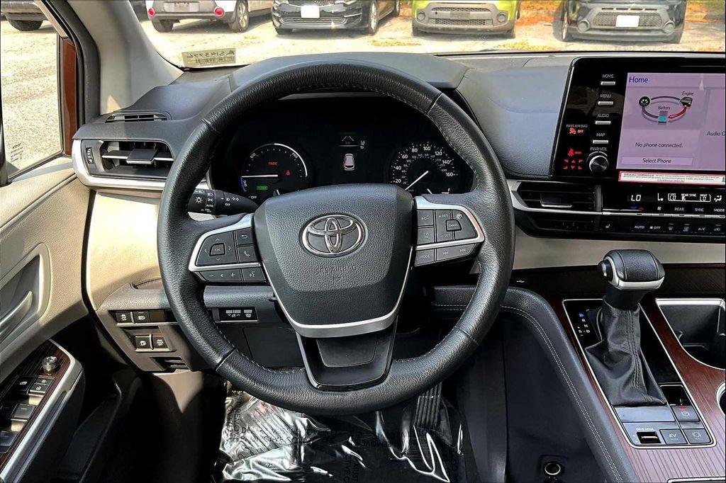used 2024 Toyota Sienna car, priced at $41,500
