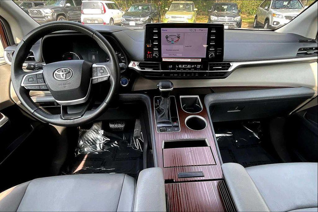 used 2024 Toyota Sienna car, priced at $41,500