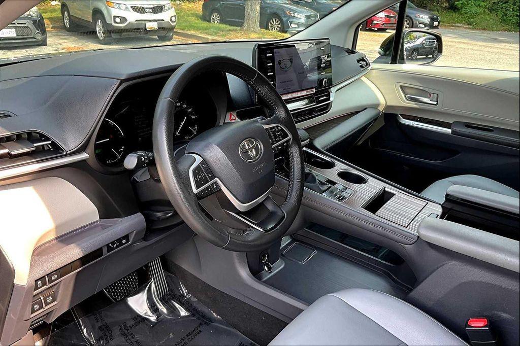 used 2024 Toyota Sienna car, priced at $41,500