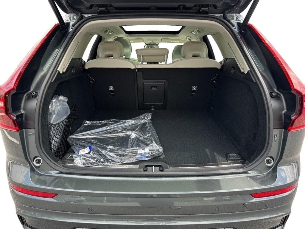 new 2026 Volvo XC60 car, priced at $62,295