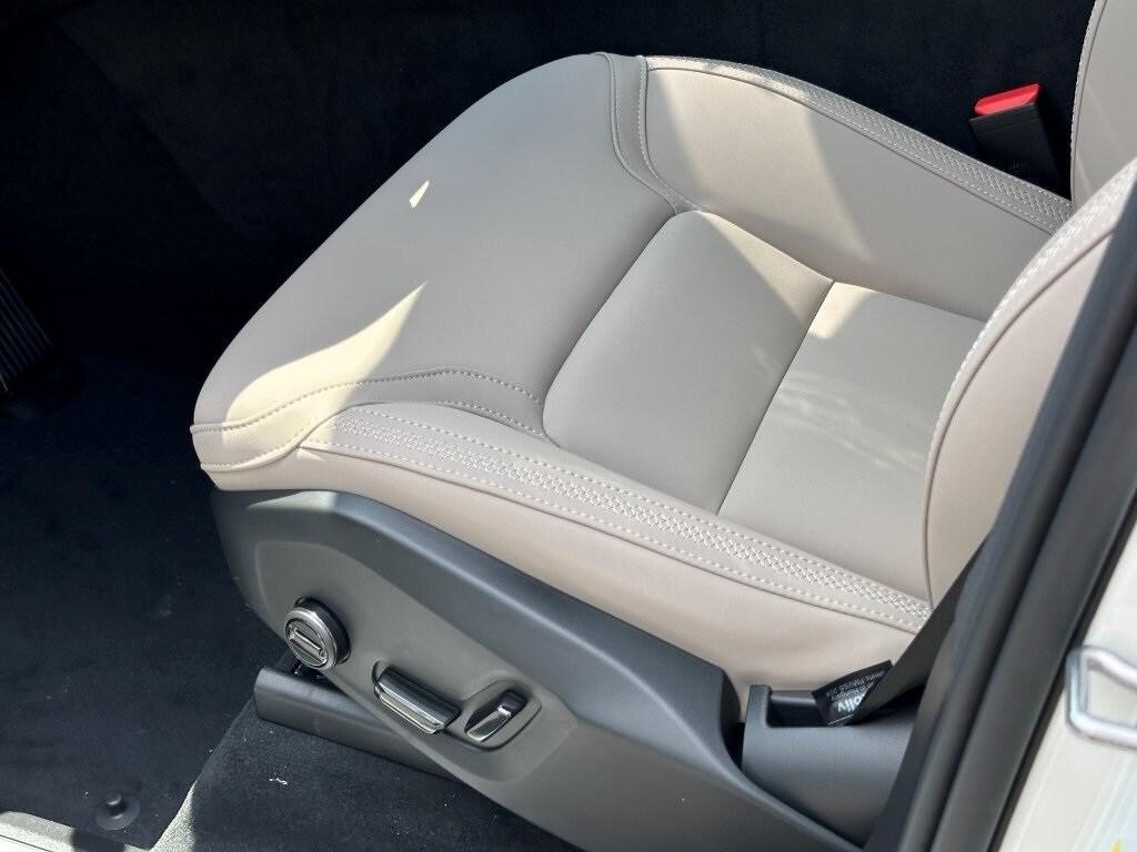 new 2025 Volvo XC90 car, priced at $68,245