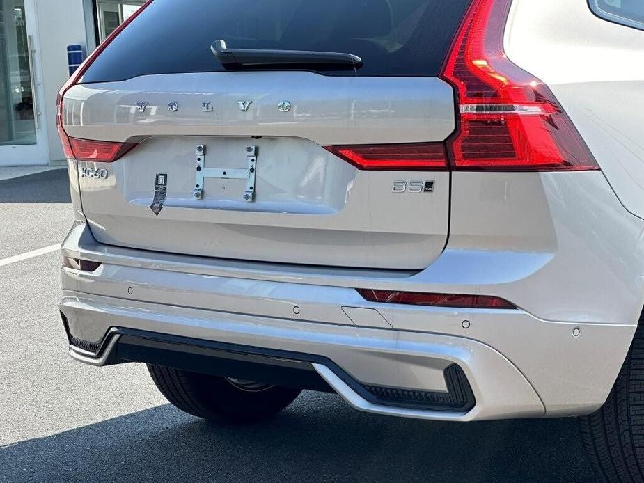 new 2025 Volvo XC60 car, priced at $52,257