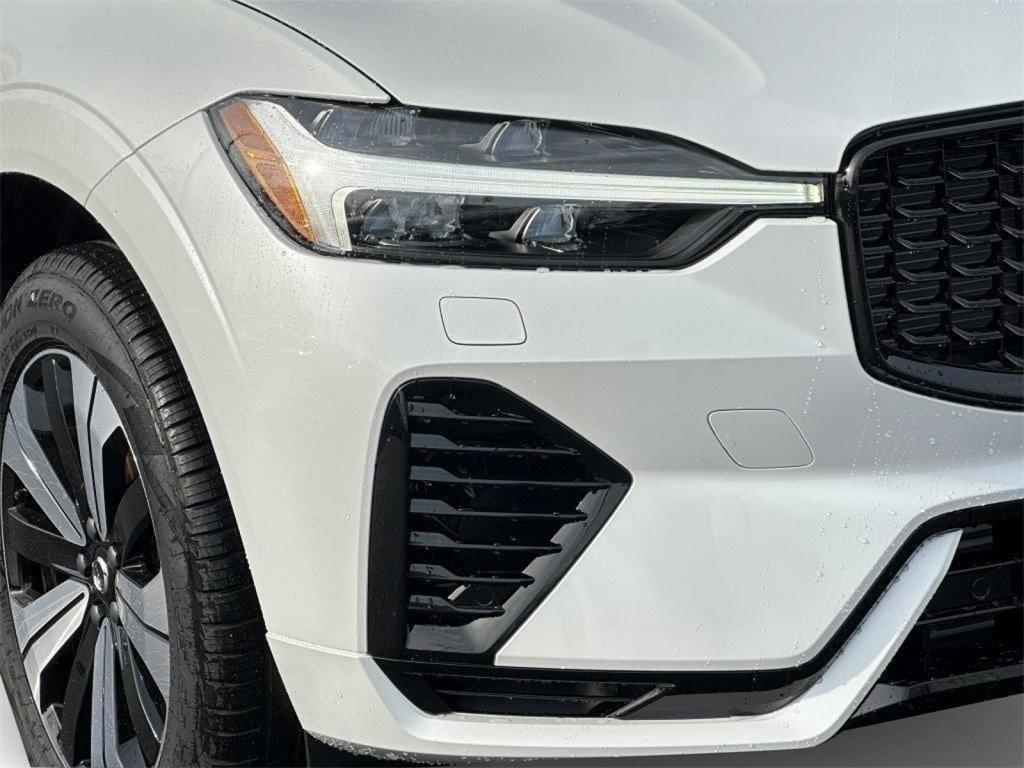 new 2025 Volvo XC60 Plug-In Hybrid car, priced at $59,445