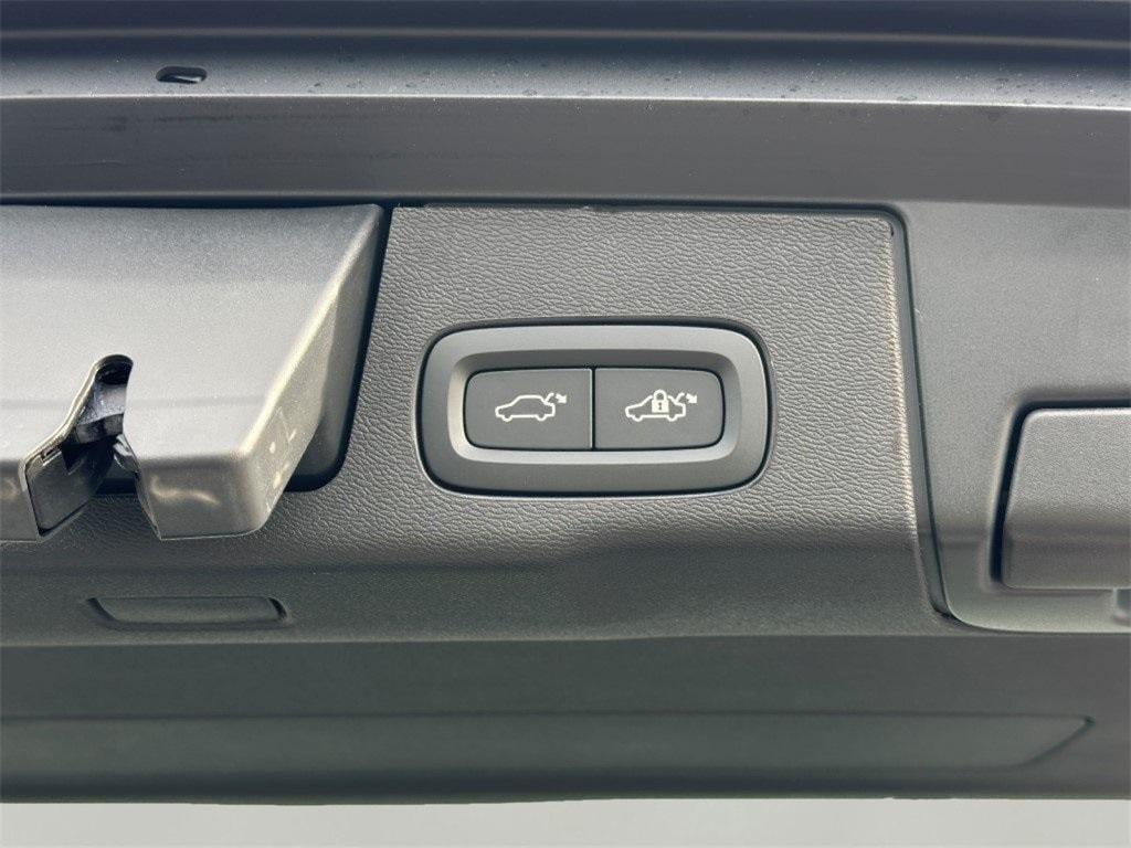 new 2025 Volvo XC60 Plug-In Hybrid car, priced at $59,445