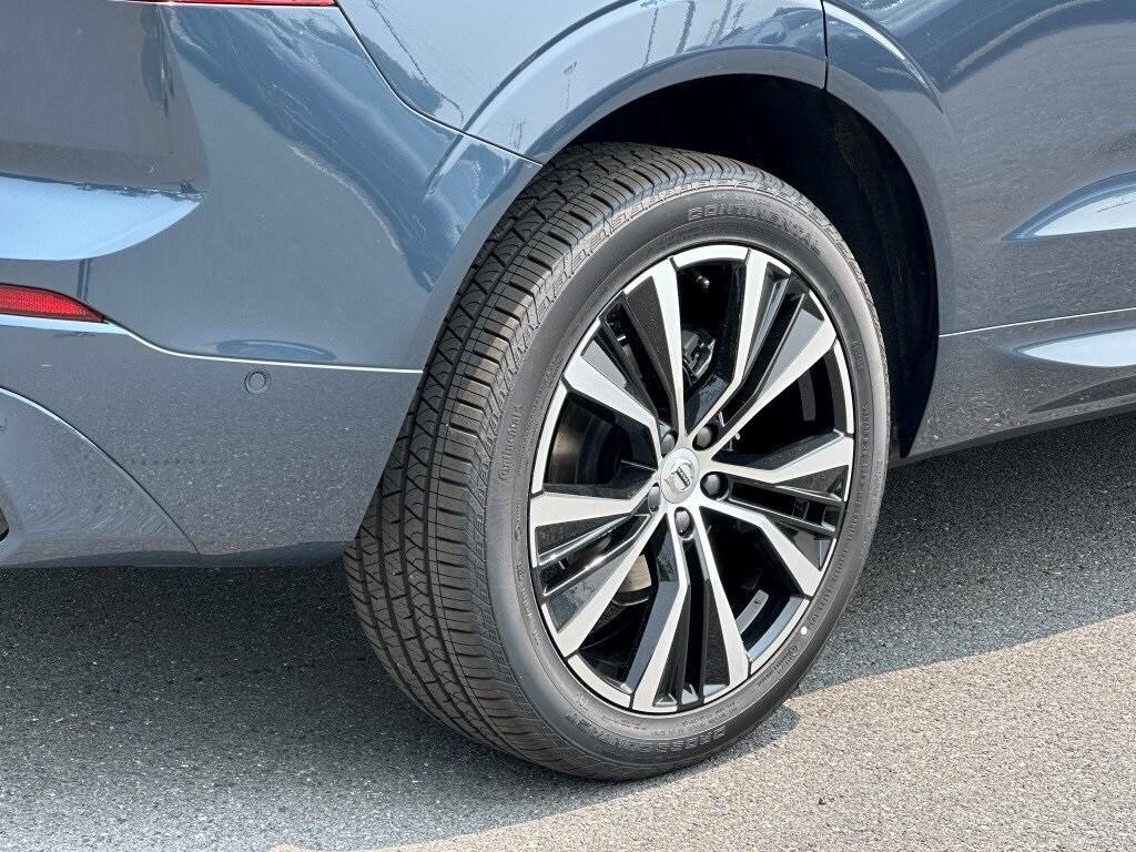 new 2025 Volvo XC60 car, priced at $55,360