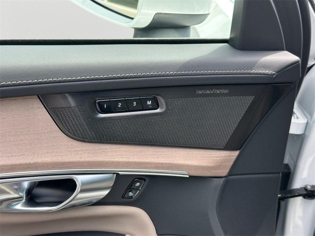 new 2026 Volvo XC90 car, priced at $69,721