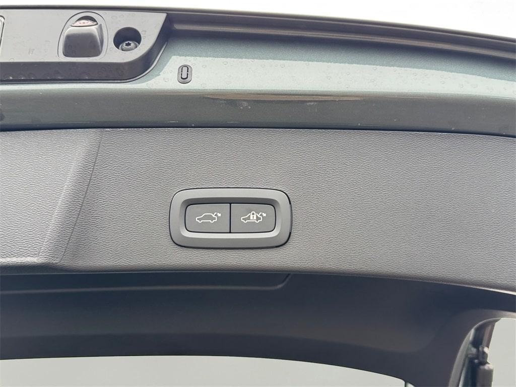 new 2026 Volvo XC40 car, priced at $50,620