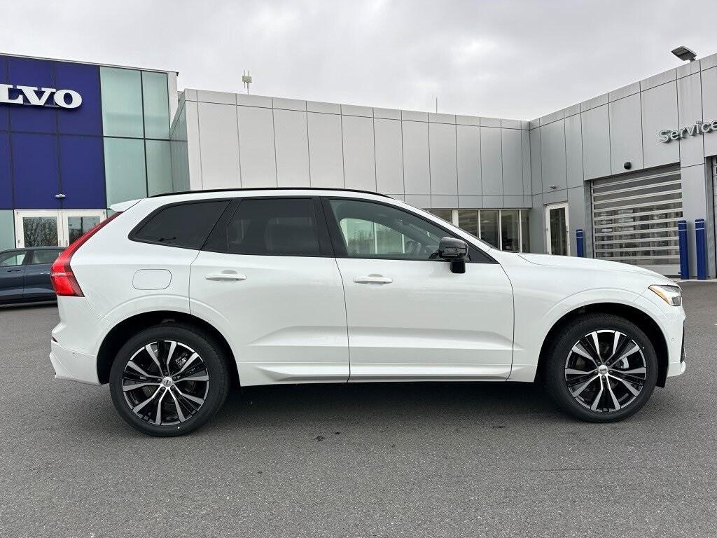 new 2025 Volvo XC60 car, priced at $59,645