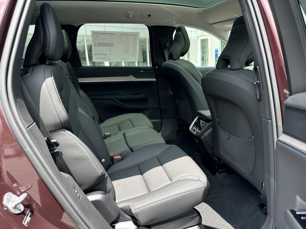 new 2025 Volvo EX90 car, priced at $84,640