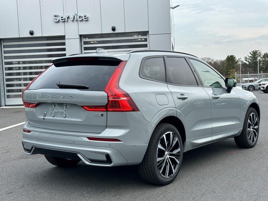 new 2025 Volvo XC60 car, priced at $54,545