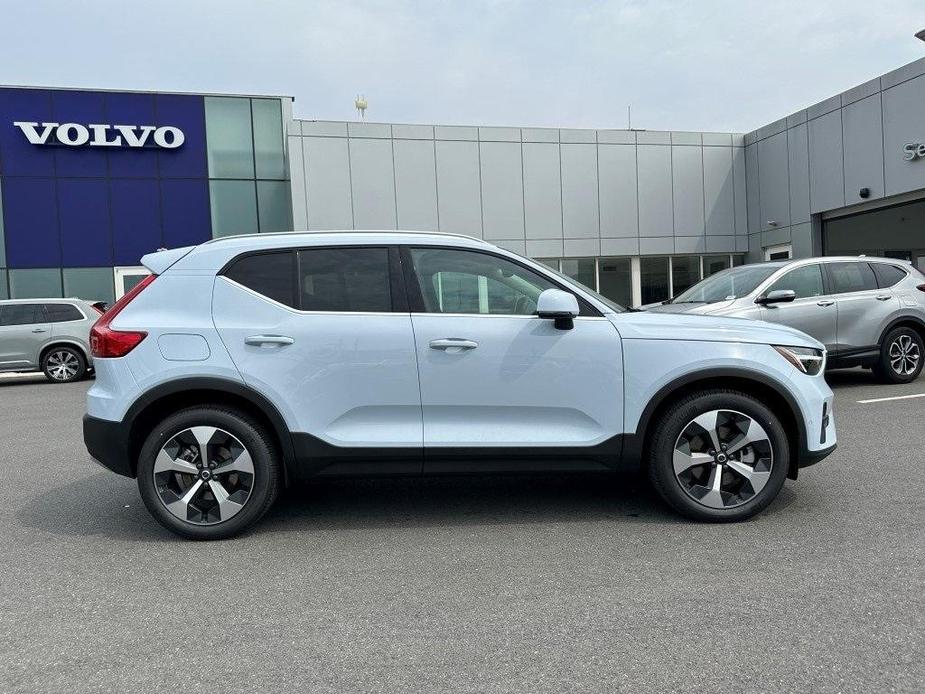 new 2025 Volvo XC40 car, priced at $47,345