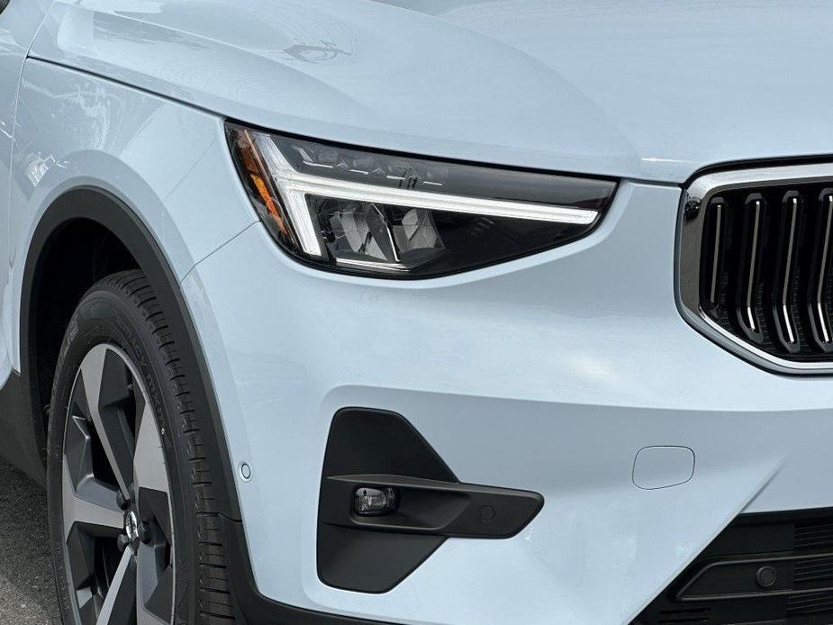 new 2025 Volvo XC40 car, priced at $47,345