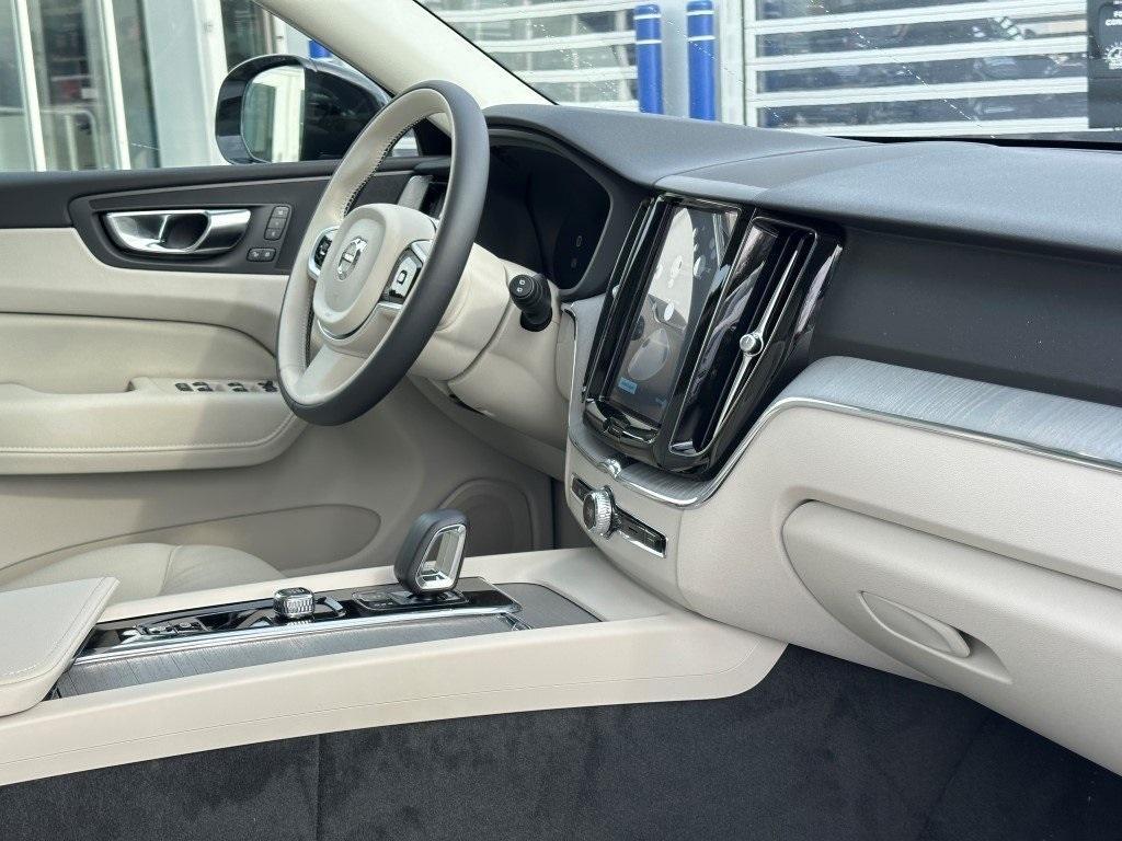 new 2025 Volvo XC60 car, priced at $54,545