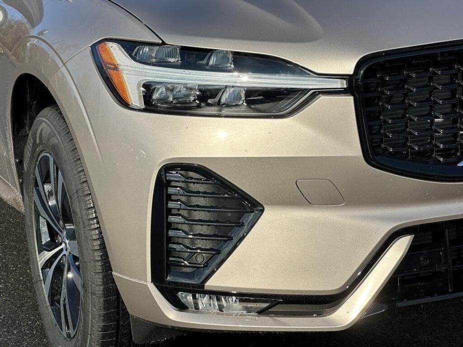 new 2025 Volvo XC60 car, priced at $47,073