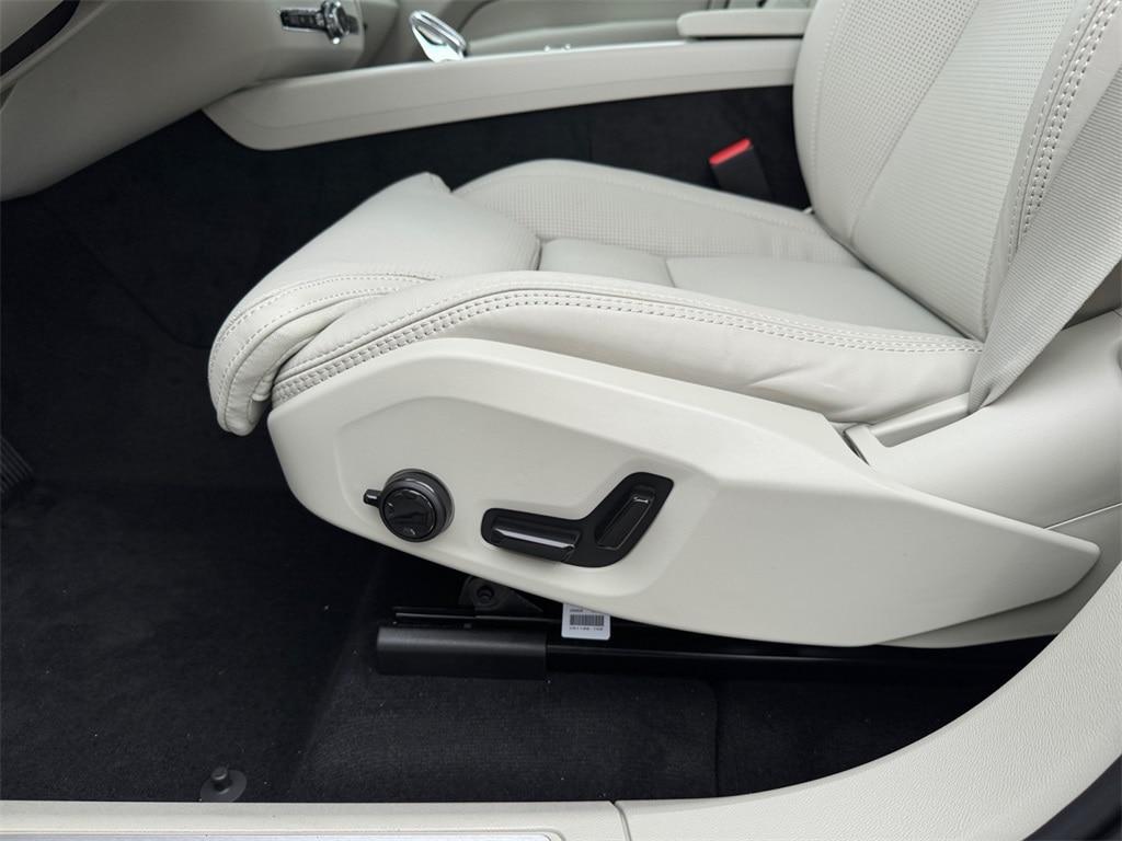 new 2026 Volvo XC60 Plug-In Hybrid car, priced at $73,595