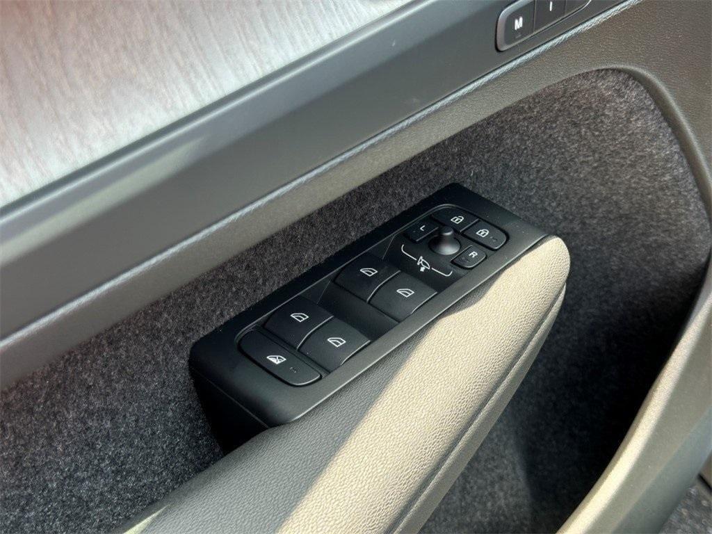 new 2026 Volvo XC40 car, priced at $50,150