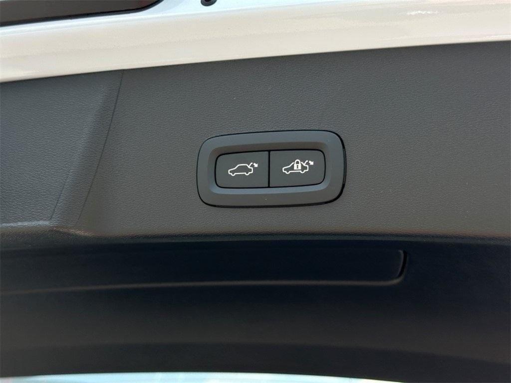 new 2026 Volvo XC40 car, priced at $50,150