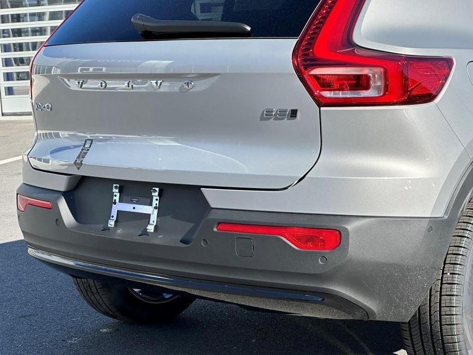 new 2024 Volvo XC40 car, priced at $51,345