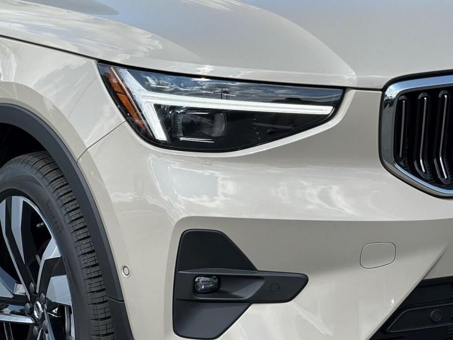 new 2025 Volvo XC40 car, priced at $49,767