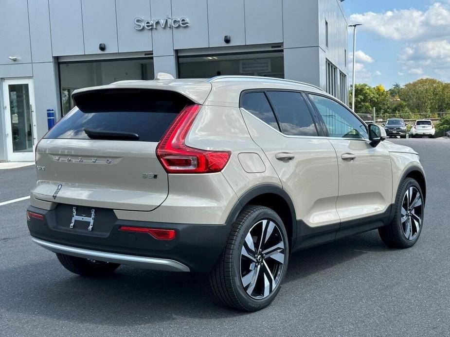 new 2025 Volvo XC40 car, priced at $49,767