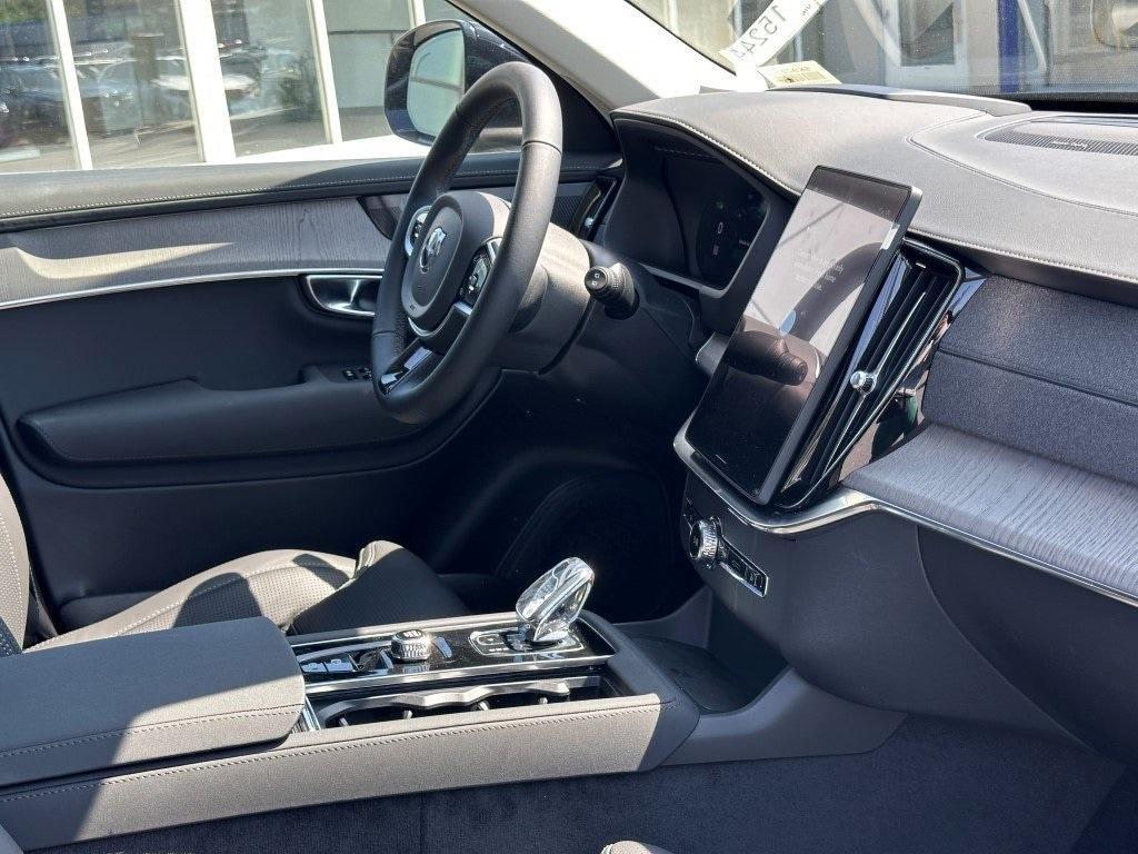 new 2025 Volvo XC90 car, priced at $72,755
