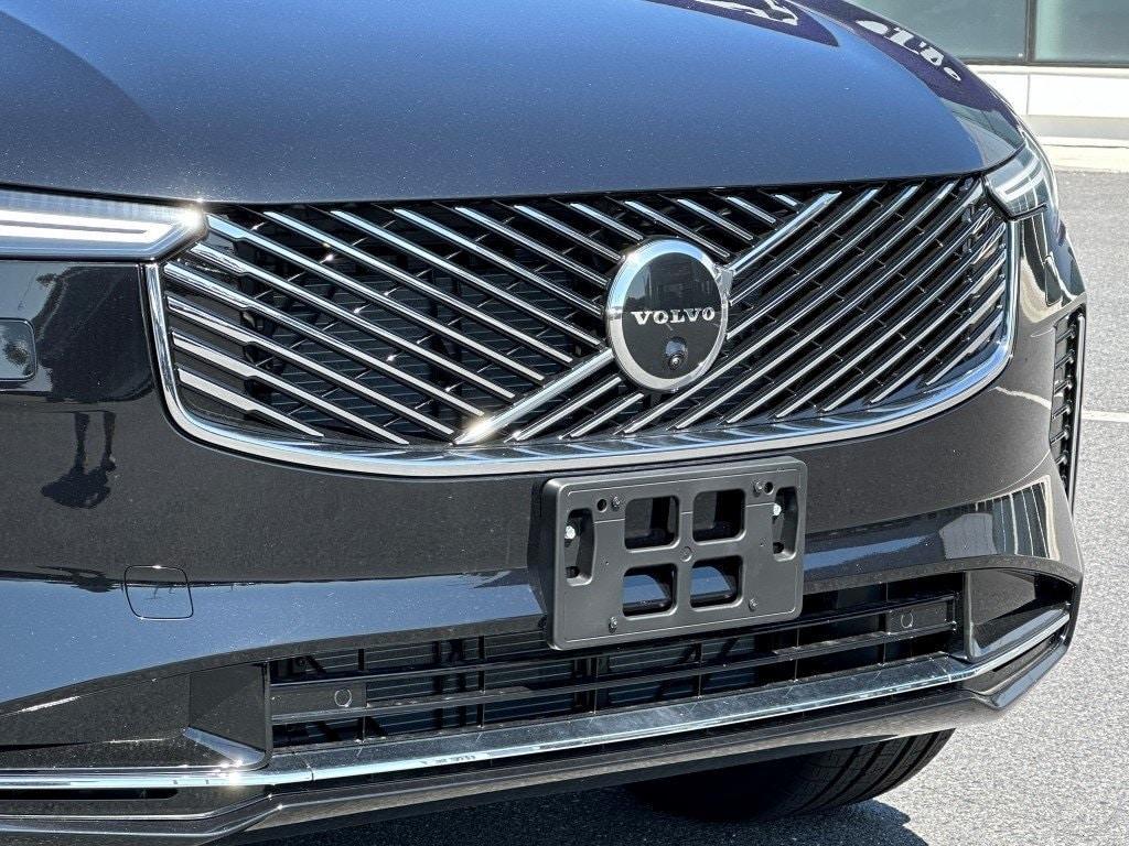 new 2025 Volvo XC90 car, priced at $72,755