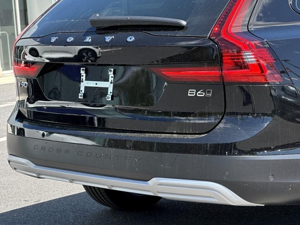 new 2025 Volvo V90 Cross Country car, priced at $68,145