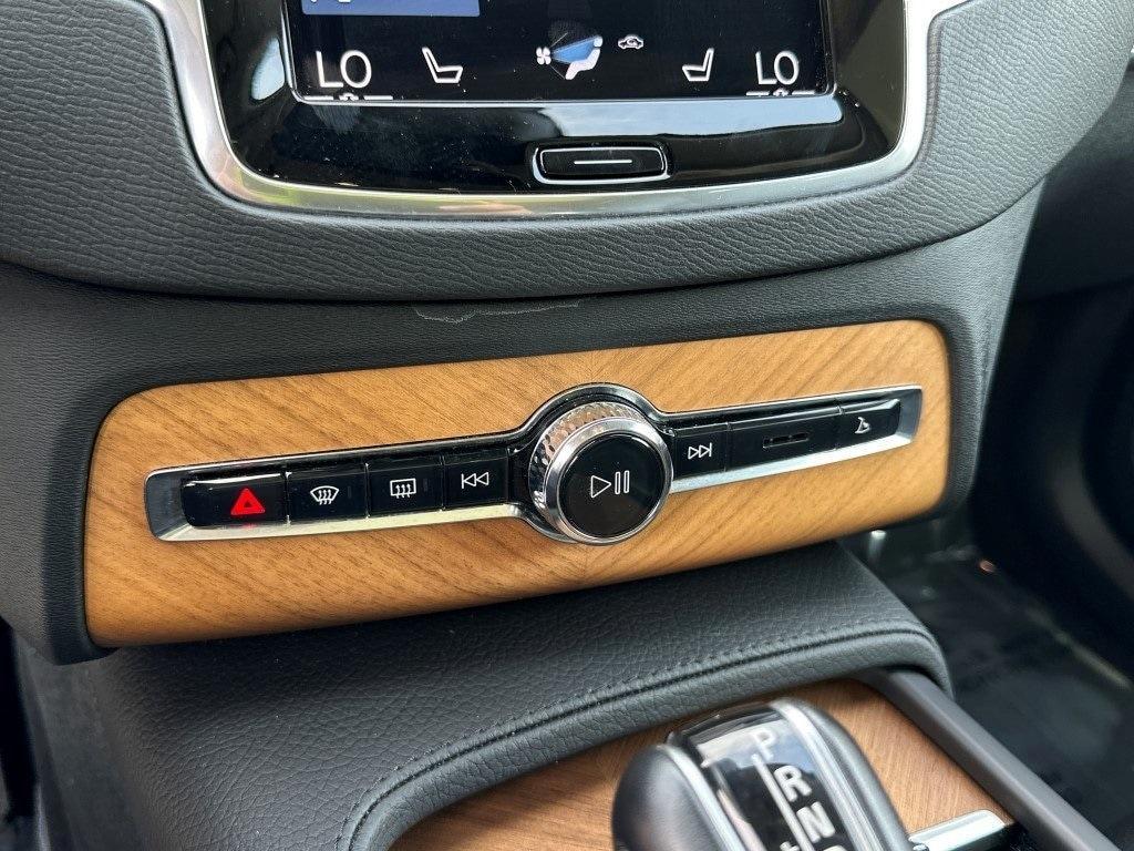 used 2022 Volvo XC90 car, priced at $42,580