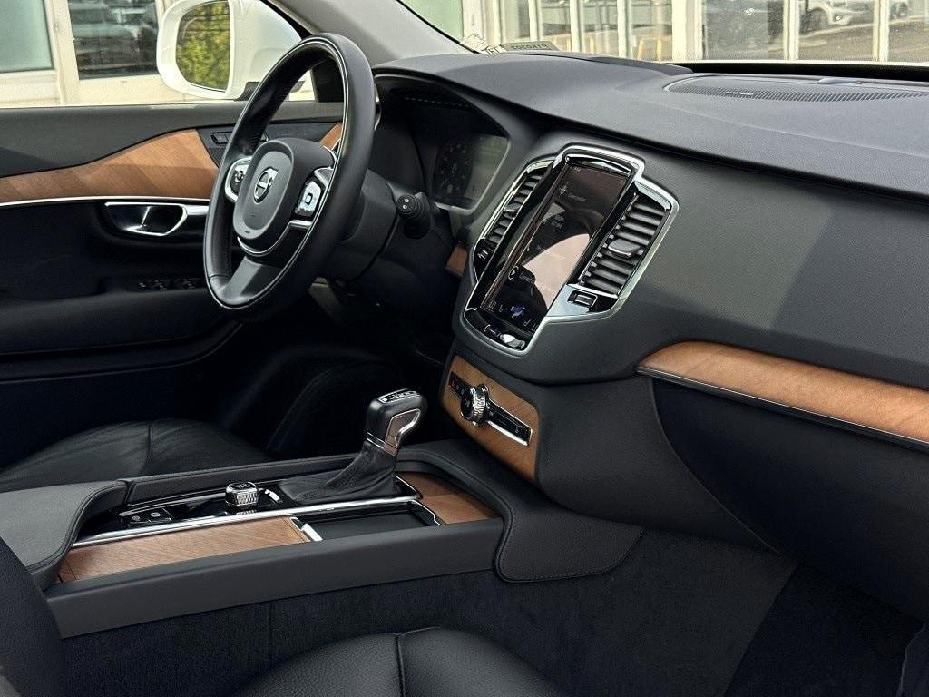 used 2022 Volvo XC90 car, priced at $43,980