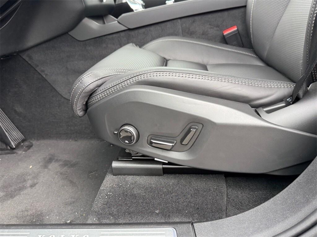 new 2026 Volvo XC90 car, priced at $82,145