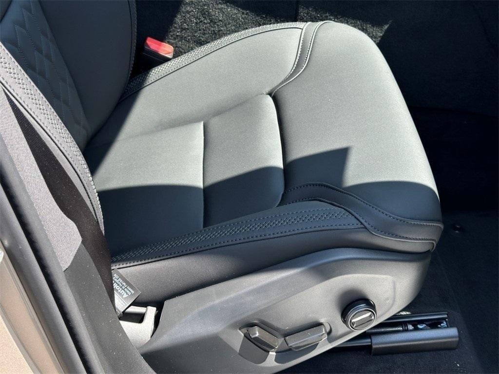 new 2026 Volvo XC90 car, priced at $66,121