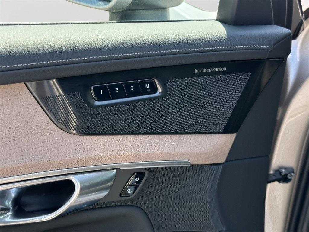 new 2026 Volvo XC90 car, priced at $66,121