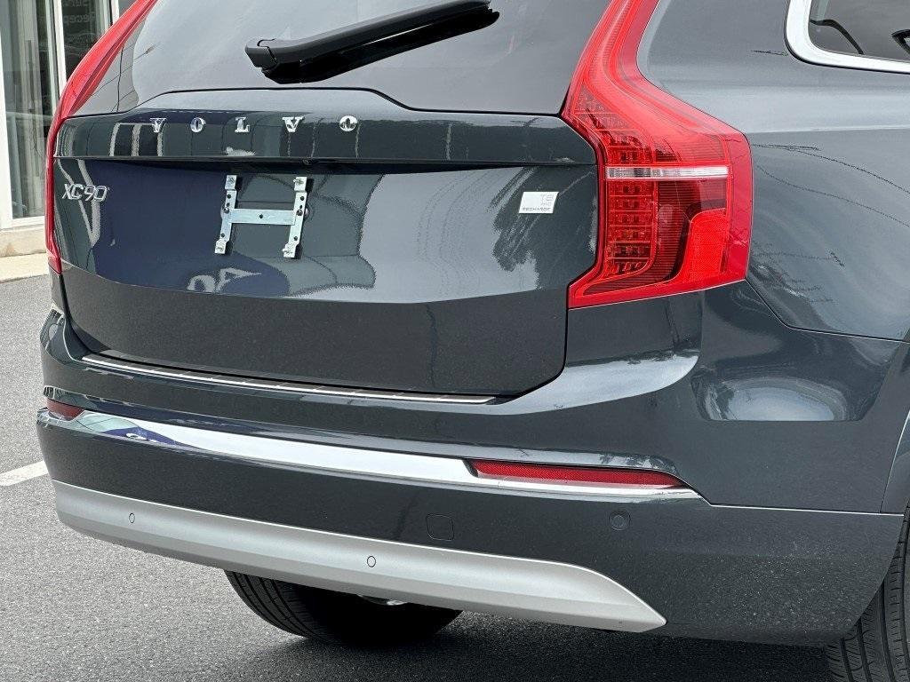 used 2022 Volvo XC90 Recharge Plug-In Hybrid car, priced at $54,980