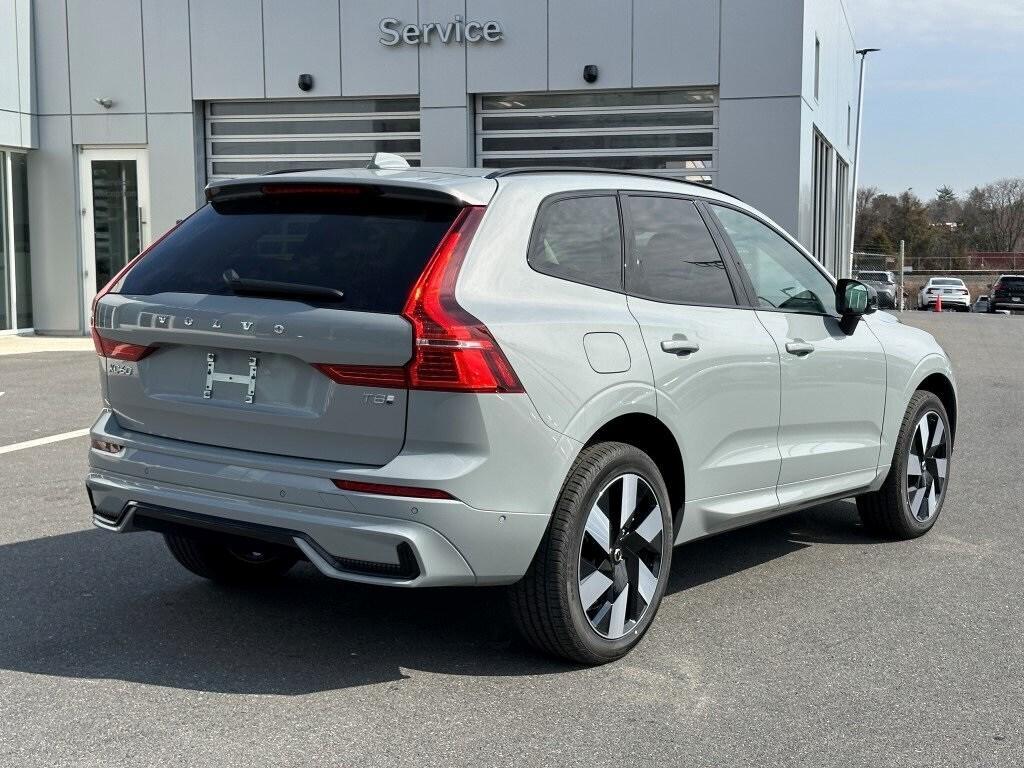 new 2025 Volvo XC60 Plug-In Hybrid car, priced at $65,445