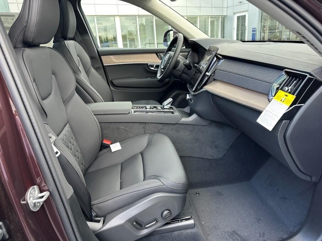 new 2025 Volvo XC90 Plug-In Hybrid car, priced at $77,895