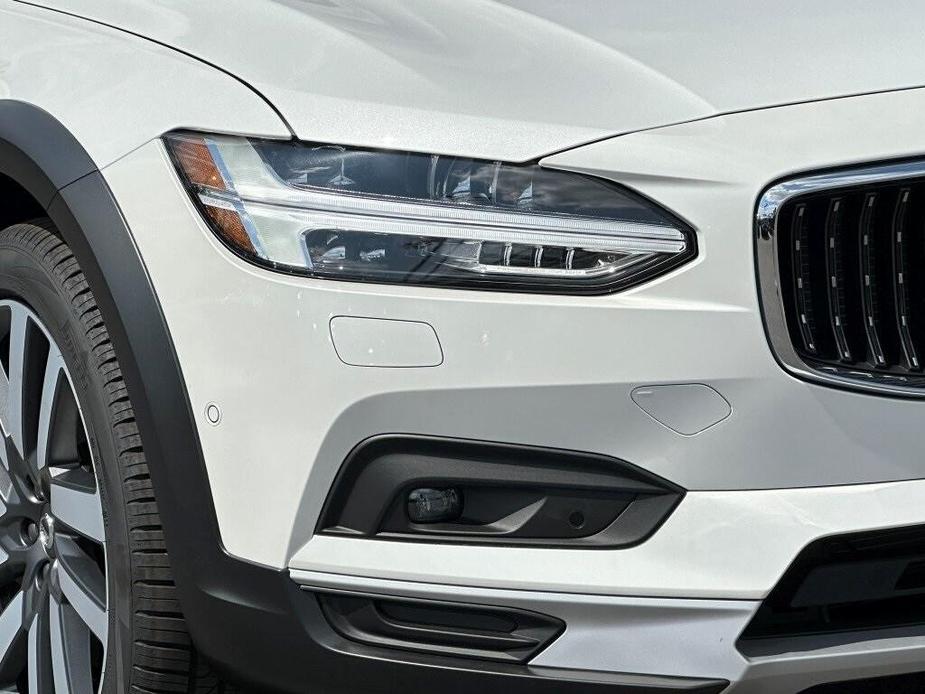 new 2025 Volvo V90 Cross Country car, priced at $63,345