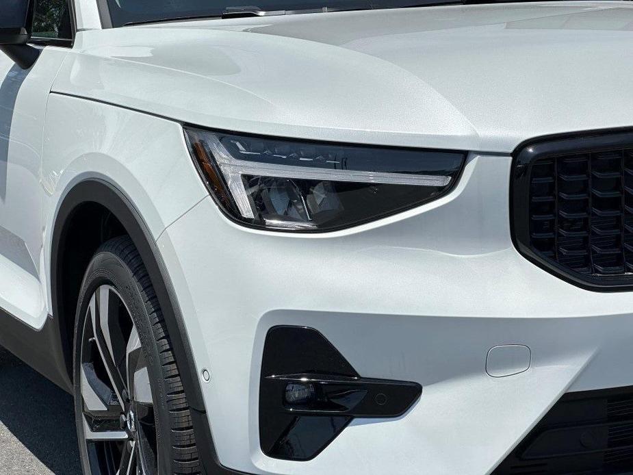 new 2024 Volvo XC40 car, priced at $49,020