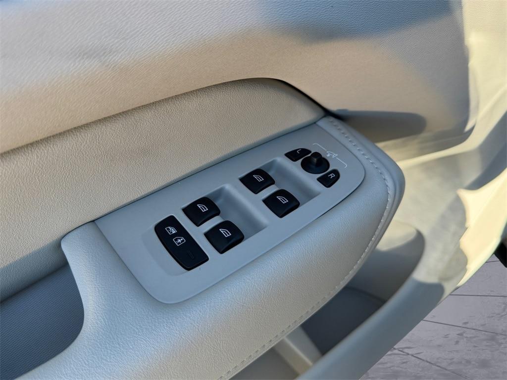new 2026 Volvo XC60 car, priced at $63,095
